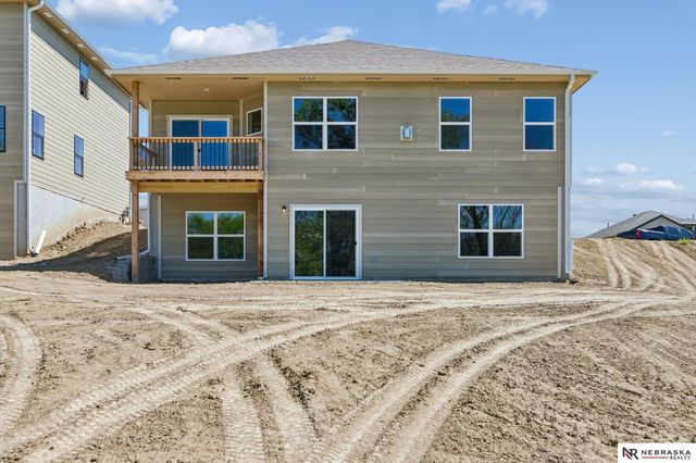 11306 Portage Circle, Papillion, NE 68046