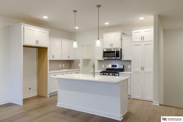 11306 Portage Circle, Papillion, NE 68046