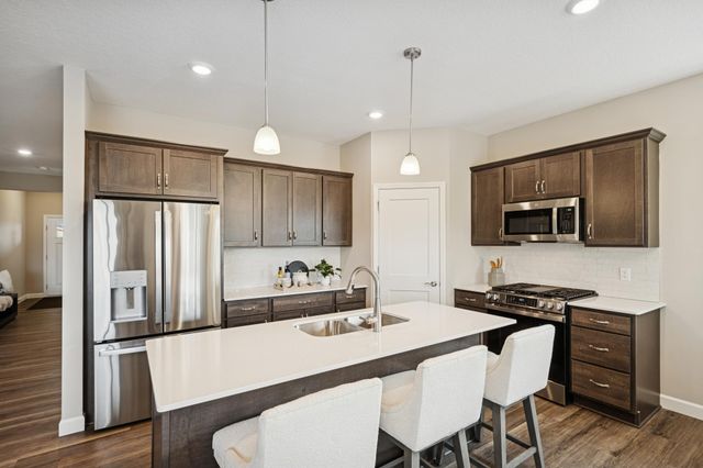 1728 Bobcat Way, New Richmond, WI 54017