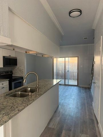234 Samuel Boulevard 4, Coppell, TX 75019