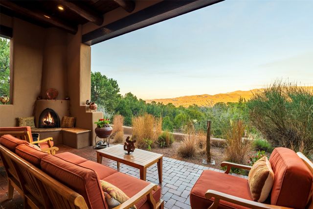 2955 Tesuque Overlook, Santa Fe, NM 87506