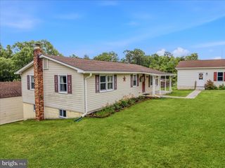 34 MORGAN LN, Berkeley Springs, WV 25411
