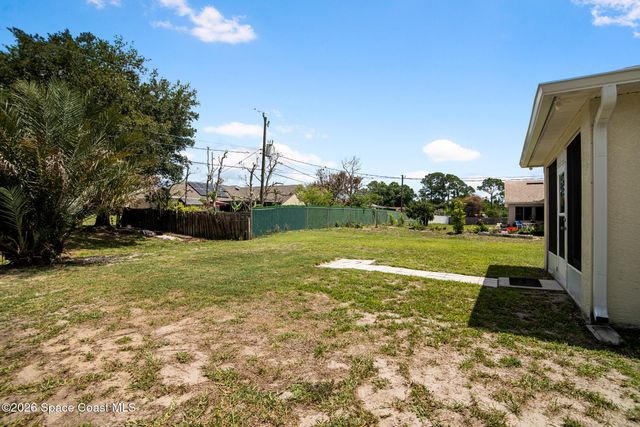 427 Davidson Street SE, Palm Bay, FL 32909