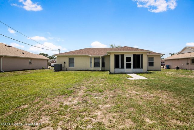 427 Davidson Street SE, Palm Bay, FL 32909