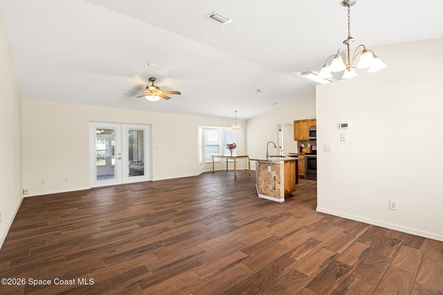 427 Davidson Street SE, Palm Bay, FL 32909