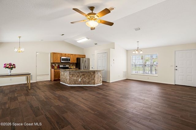 427 Davidson Street SE, Palm Bay, FL 32909