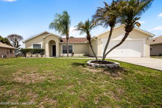 427 Davidson Street SE, Palm Bay, FL 32909