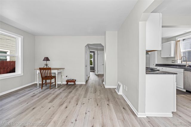 808 N Edgeworth Avenue, Royal Oak, MI 48067