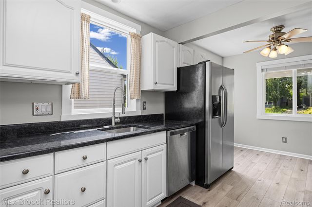 808 N Edgeworth Avenue, Royal Oak, MI 48067
