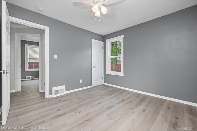 808 N Edgeworth Avenue, Royal Oak, MI 48067