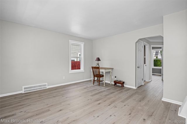 808 N Edgeworth Avenue, Royal Oak, MI 48067