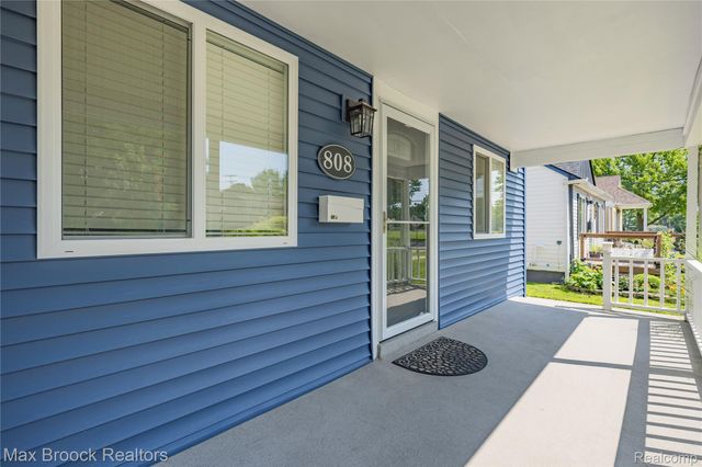 808 N Edgeworth Avenue, Royal Oak, MI 48067