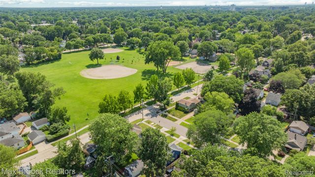 808 N Edgeworth Avenue, Royal Oak, MI 48067
