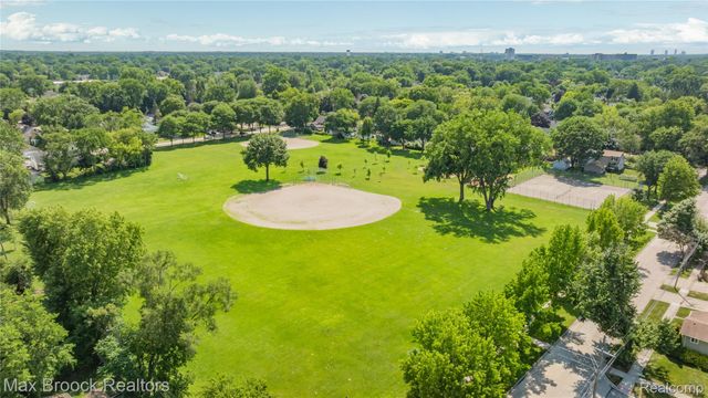 808 N Edgeworth Avenue, Royal Oak, MI 48067