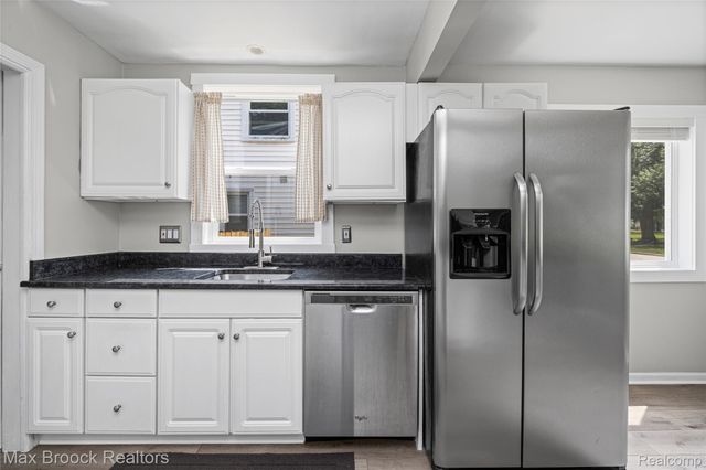 808 N Edgeworth Avenue, Royal Oak, MI 48067