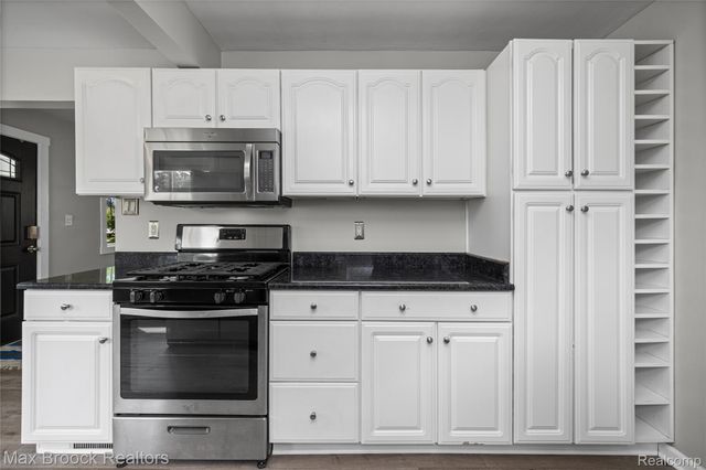 808 N Edgeworth Avenue, Royal Oak, MI 48067