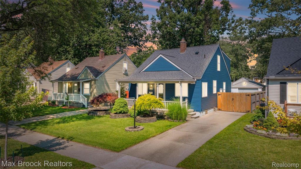 808 N Edgeworth Avenue, Royal Oak, MI 48067