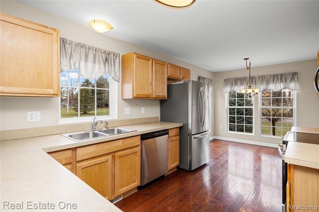 2283 Crystal Crossing Drive, Howell, MI 48843