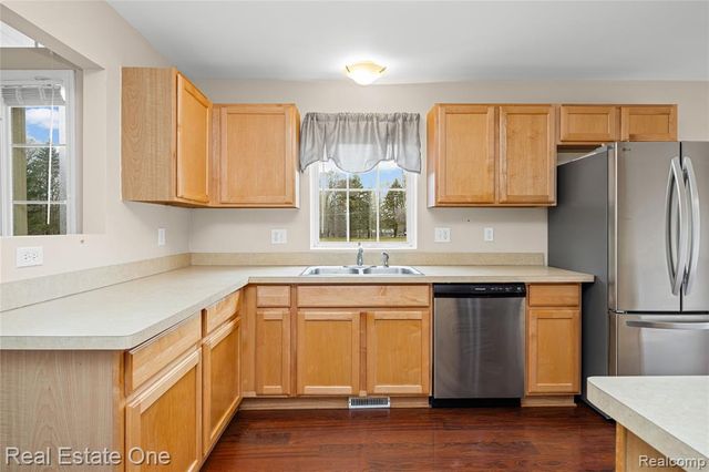 2283 Crystal Crossing Drive, Howell, MI 48843