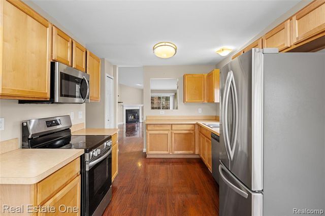 2283 Crystal Crossing Drive, Howell, MI 48843