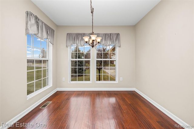 2283 Crystal Crossing Drive, Howell, MI 48843