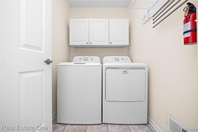 2283 Crystal Crossing Drive, Howell, MI 48843