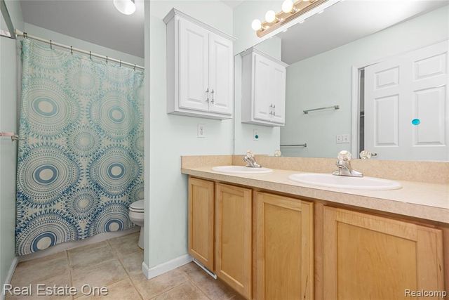 2283 Crystal Crossing Drive, Howell, MI 48843