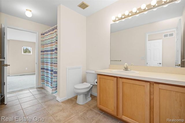 2283 Crystal Crossing Drive, Howell, MI 48843