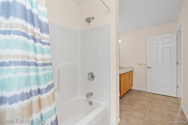 2283 Crystal Crossing Drive, Howell, MI 48843