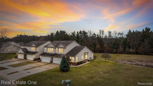 2283 Crystal Crossing Drive, Howell, MI 48843