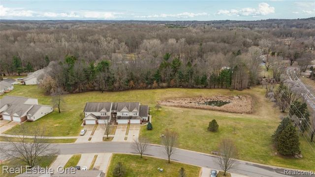 2283 Crystal Crossing Drive, Howell, MI 48843