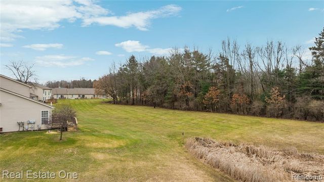 2283 Crystal Crossing Drive, Howell, MI 48843