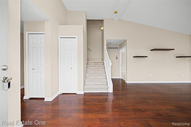 2283 Crystal Crossing Drive, Howell, MI 48843