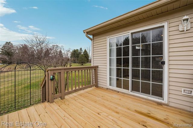 2283 Crystal Crossing Drive, Howell, MI 48843