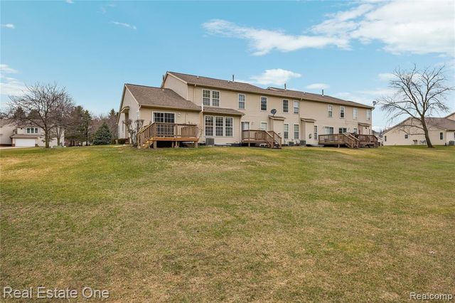 2283 Crystal Crossing Drive, Howell, MI 48843