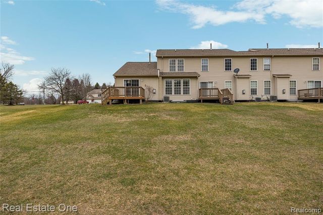 2283 Crystal Crossing Drive, Howell, MI 48843