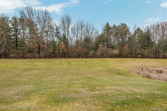 2283 Crystal Crossing Drive, Howell, MI 48843