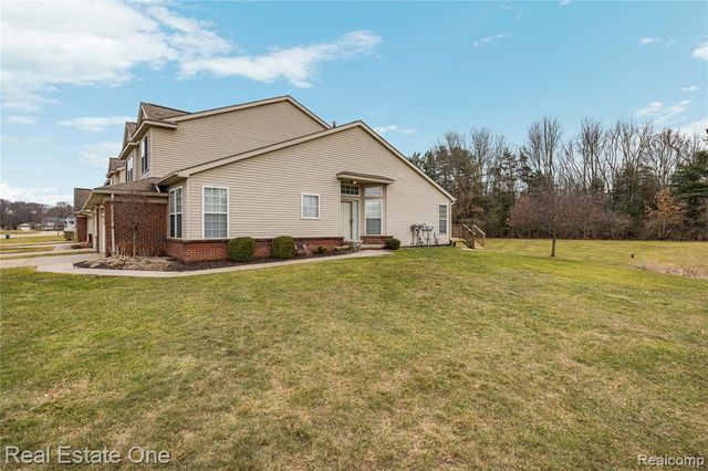 2283 Crystal Crossing Drive, Howell, MI 48843