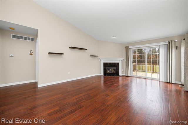 2283 Crystal Crossing Drive, Howell, MI 48843