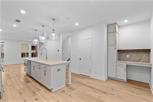 201 New Street 1204, Decatur, GA 30030