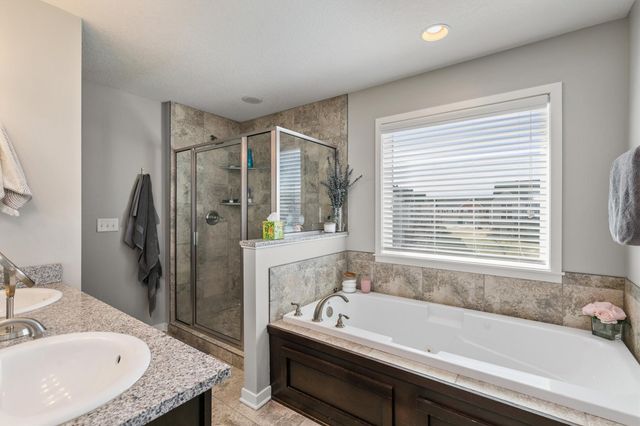 172 Bridgewood Drive, West Des Moines, IA 50266