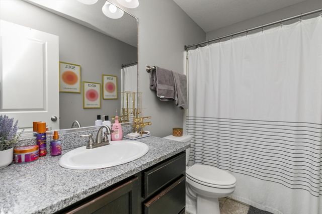 172 Bridgewood Drive, West Des Moines, IA 50266