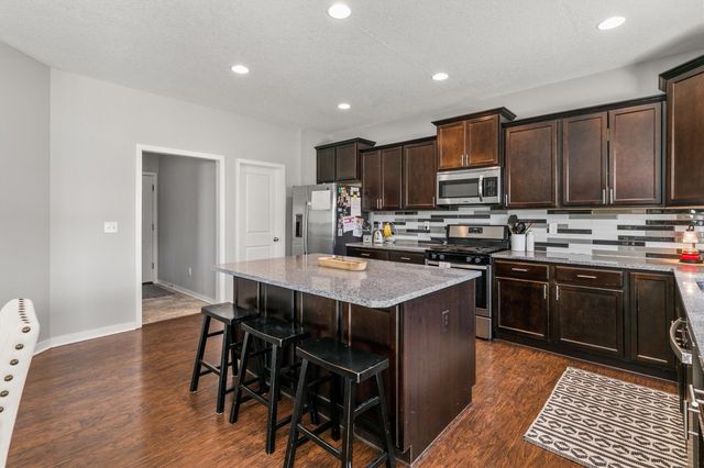 172 Bridgewood Drive, West Des Moines, IA 50266