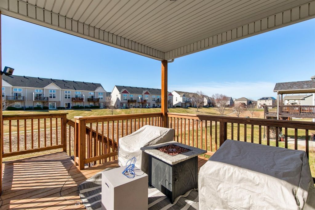 172 Bridgewood Drive, West Des Moines, IA 50266