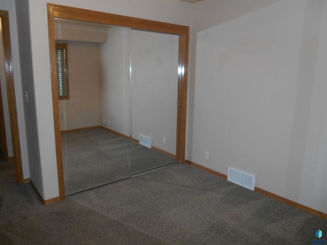 3412 S Harmony Dr Drive, Sioux Falls, SD 57110