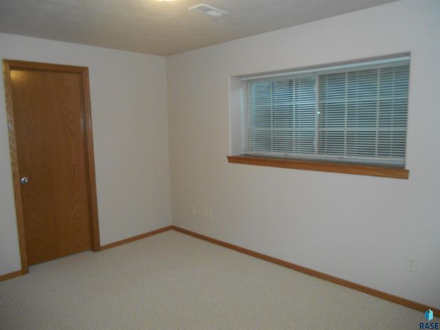 3412 S Harmony Dr Drive, Sioux Falls, SD 57110