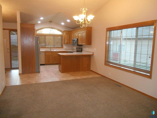 3412 S Harmony Dr Drive, Sioux Falls, SD 57110