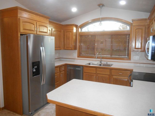 3412 S Harmony Dr Drive, Sioux Falls, SD 57110