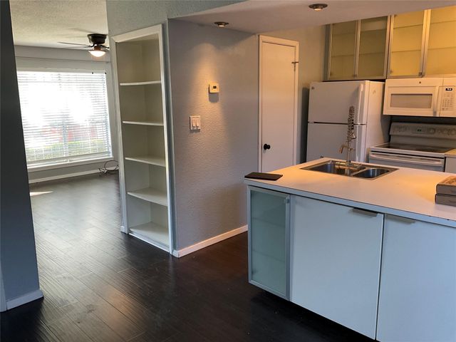 6202 Skyline Drive 3, Houston, TX 77057