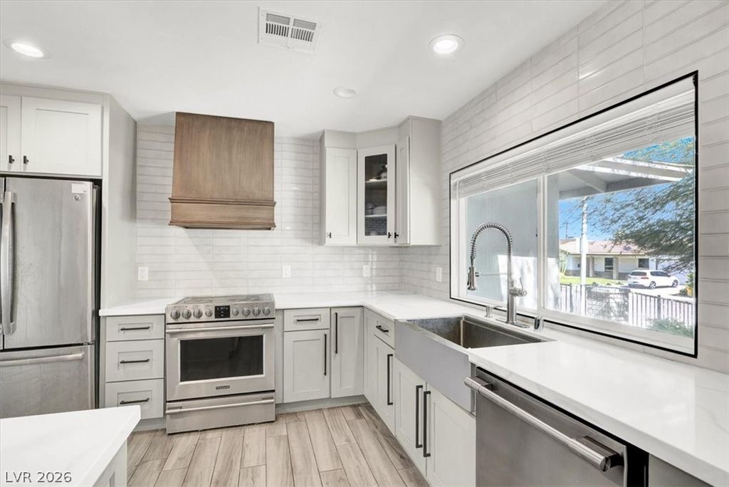 Image 6 of property listing at 1600 Eaton Drive, Las Vegas, NV 89102